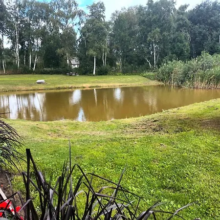 Rum i privatbostad Kihnu Kuelalistemaja *